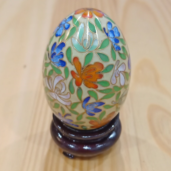 New in box Cloisonne White Egg Ornament w stand Vintage Collectible Medi… - Picture 4 of 12